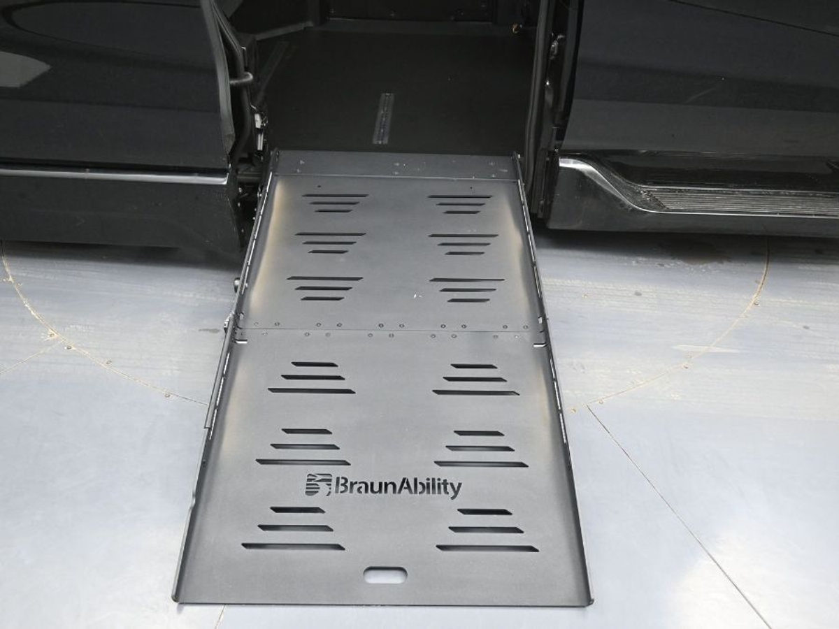 Black Toyota Sienna image number 14