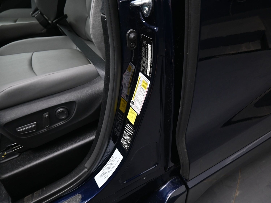 New 2026 Toyota Sienna Hybrid XLE Base - BraunAbility Side Entry Entry Fold Out Automatic Ramp