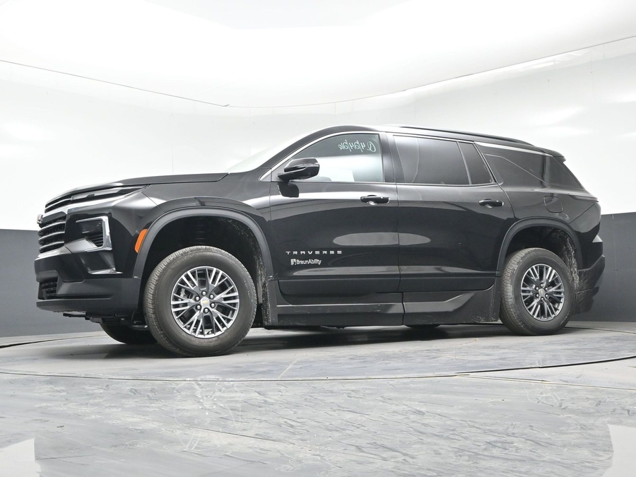 New 2026 Chevrolet Traverse 1LT - BraunAbility Side Entry Entry In Floor Automatic Ramp