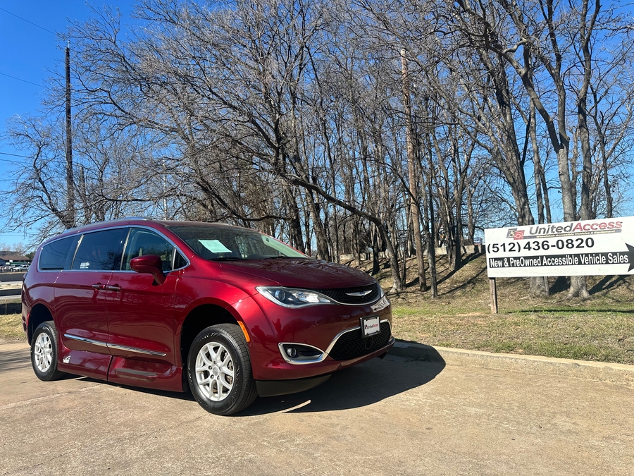 Used 2020 Chrysler Pacifica Touring L - VMI Side Entry Entry In Floor Automatic Ramp