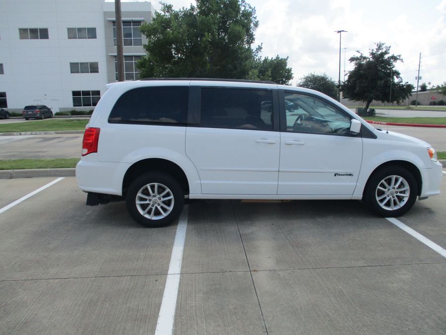 Used 2016 Dodge Grand Caravan SXT - BraunAbility Rear Entry Entry Fold Out Manual Ramp