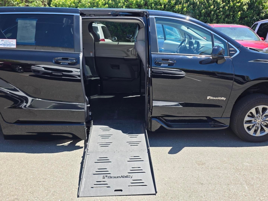 Used 2024 Toyota Sienna Hybrid LE - BraunAbility Side Entry Fold Out Automatic Ramp