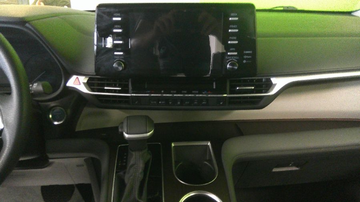 2024 TOYOTA SIENNA - Image 13