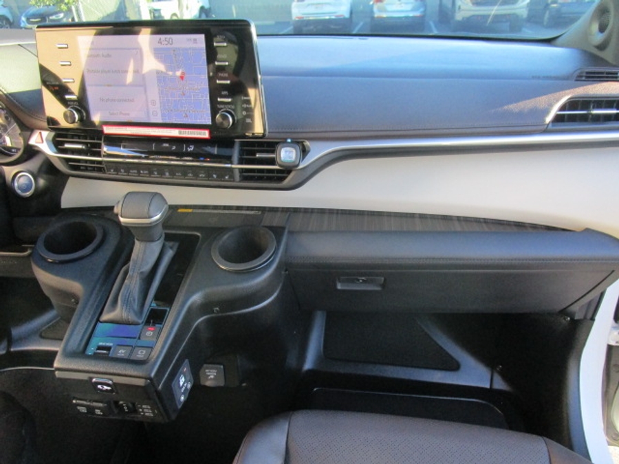 Used 2024 Toyota Sienna Hybrid Platinum - BraunAbility Side Entry Entry Fold Out Automatic Ramp