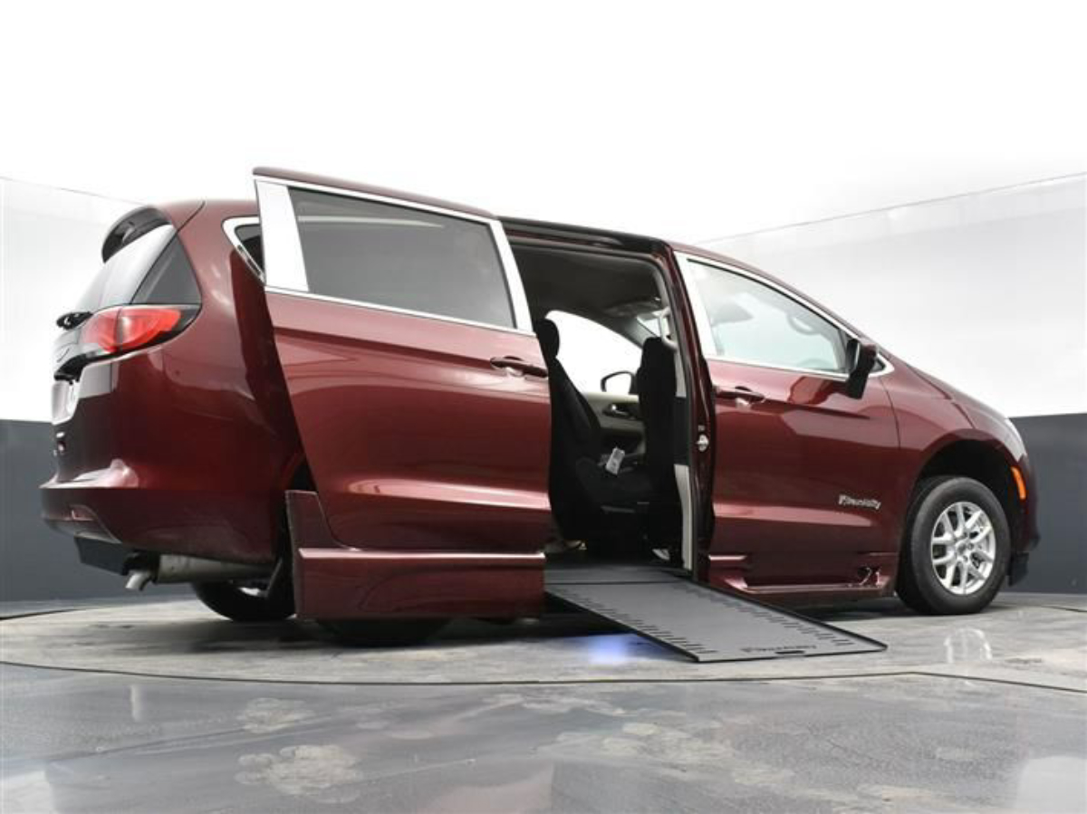 2023 CHRYSLER VOYAGER - Image 19