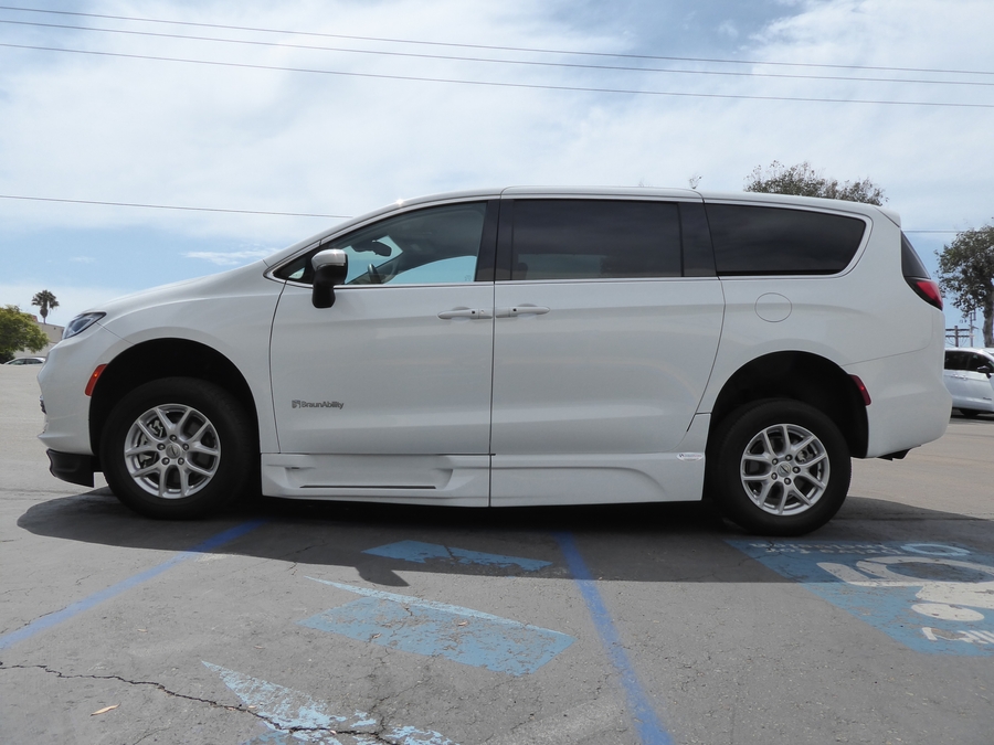 Used 2023 Chrysler Pacifica Touring L - BraunAbility Side Entry Fold Out Automatic Ramp