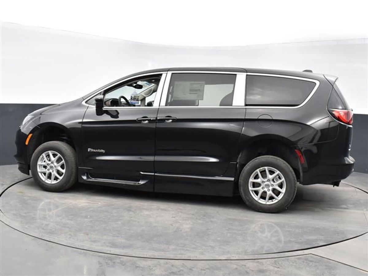 2023 CHRYSLER VOYAGER - Image 9