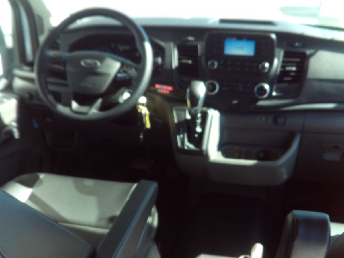 White Ford T350 image number 20