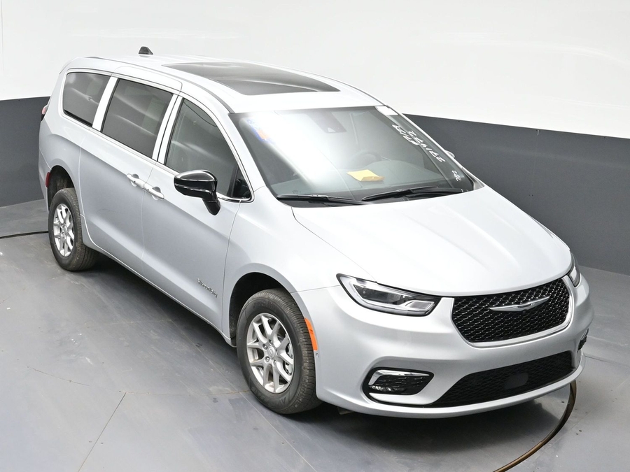 2026 Chrysler Pacifica Select - Photo 19