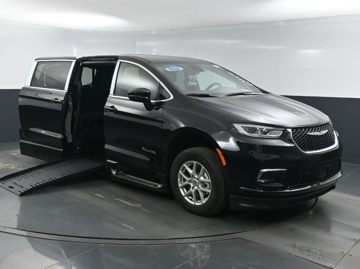 Black Chrysler Pacifica with Side Entry Automatic Fold Out ramp