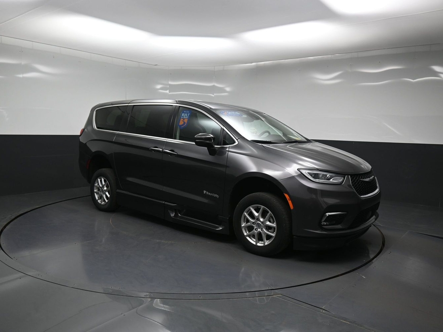 Used 2023 Chrysler Pacifica Touring L - BraunAbility Side Entry Fold Out Automatic Ramp