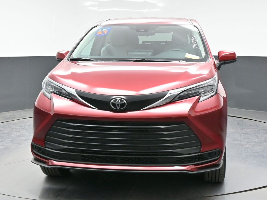 New 2026 Toyota Sienna Hybrid LE - BraunAbility Commercial Rear Entry Entry Fold Out Manual Ramp