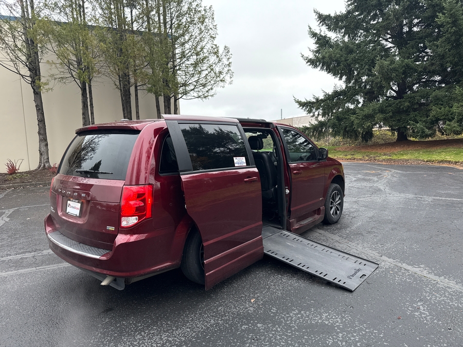 Used 2019 Dodge Grand Caravan GT - BraunAbility Side Entry Entry In Floor Automatic Ramp