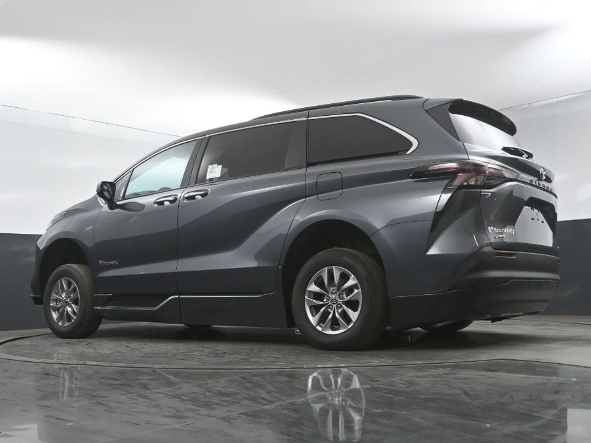 2025 TOYOTA SIENNA - Image 20