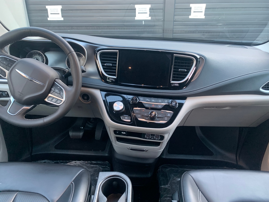 Used 2023 Chrysler Pacifica Touring L Safety - BraunAbility Side Entry In Floor Automatic Ramp