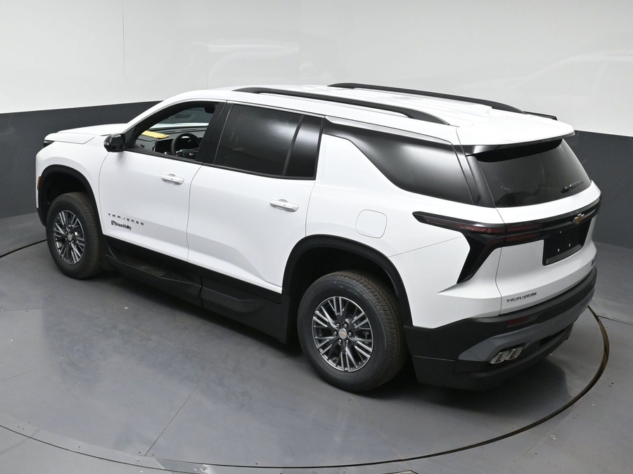 New 2026 Chevrolet Traverse 1LT - BraunAbility Side Entry In Floor Automatic Ramp