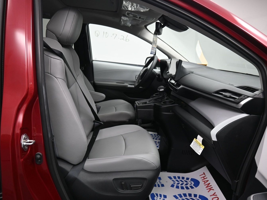New 2026 Toyota Sienna Hybrid XLE Base - BraunAbility Side Entry In Floor Automatic Ramp