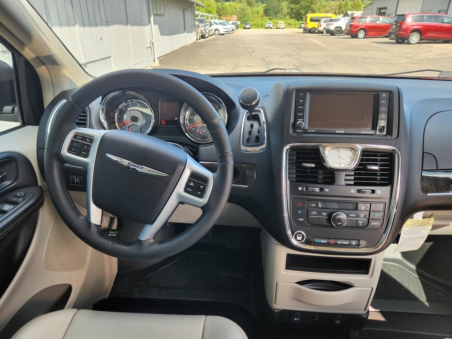 Used 2013 Chrysler Town and Country Touring - BraunAbility Side Entry Entry Fold Out Automatic Ramp