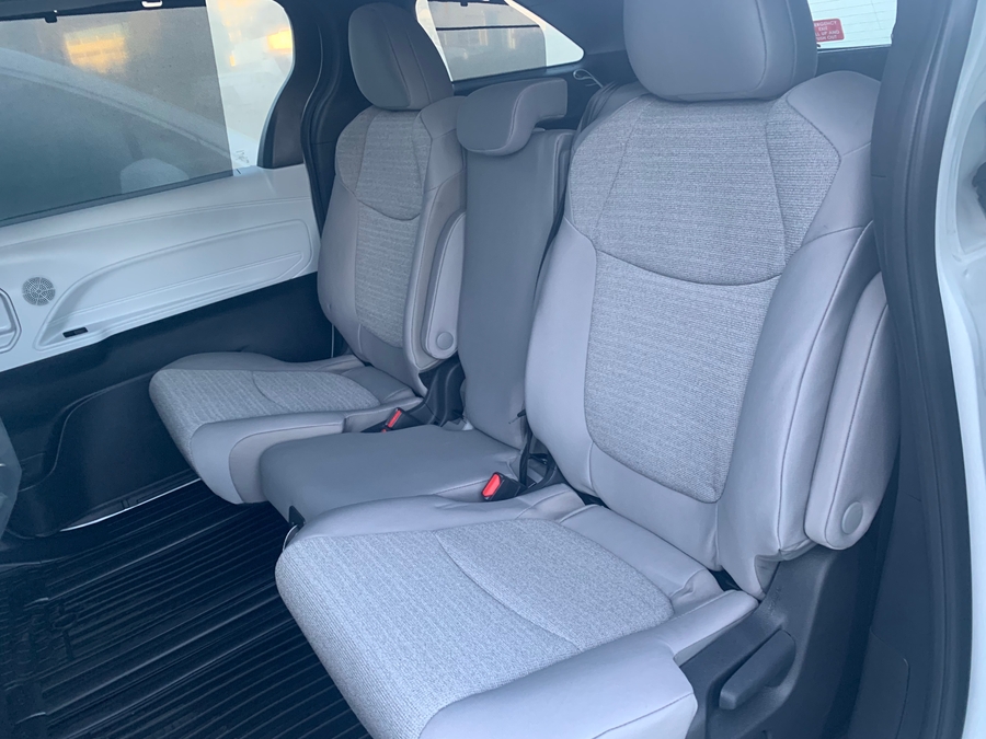 New 2026 Toyota Sienna Hybrid LE - Vantage Mobility Rear Entry Entry Fold Out Manual Ramp