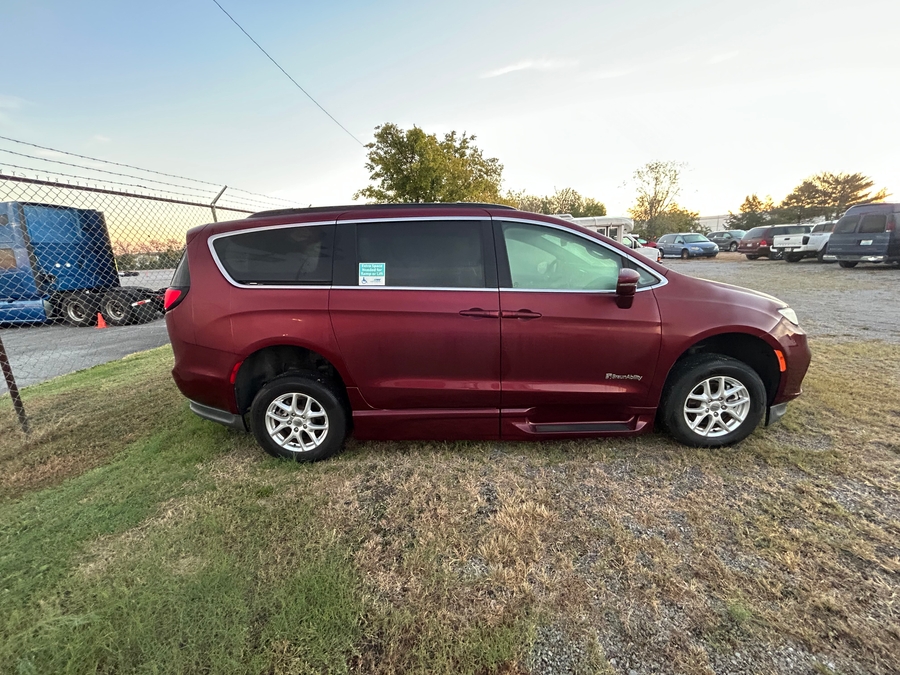 Red Chrysler Pacifica image number 1