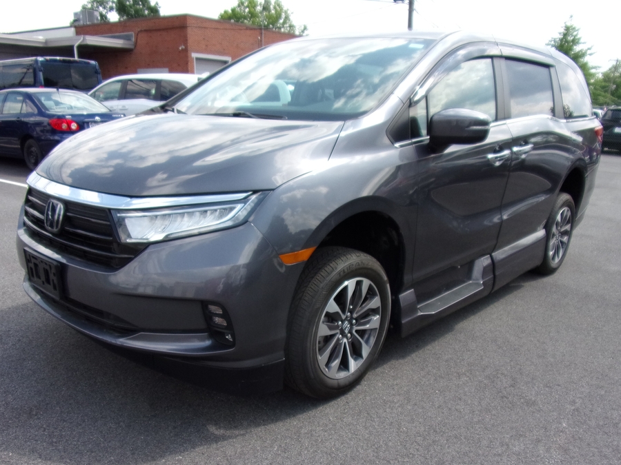 Grey Honda Odyssey image number 2