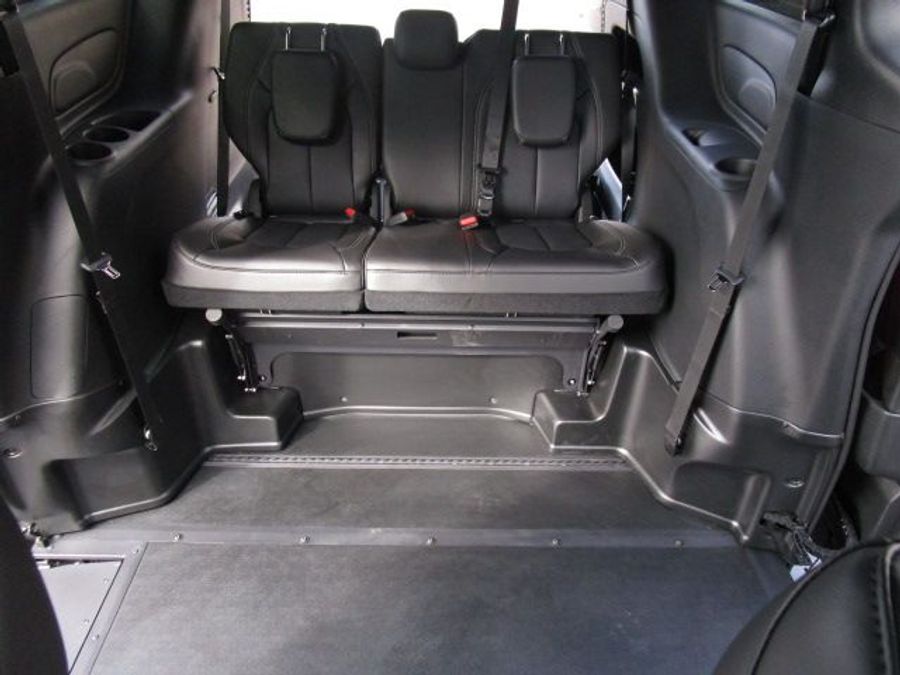 New 2025 Chrysler Pacifica Select Safety - BraunAbility Side Entry Entry Fold Out Automatic Ramp
