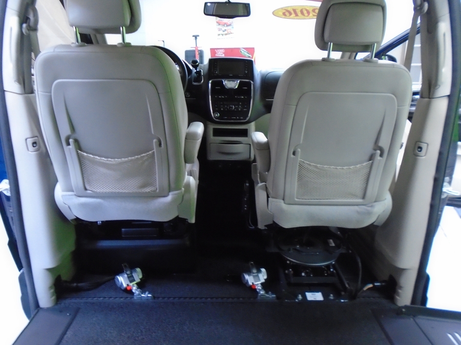 2016 Chrysler Town & Country Touring-L - Photo 17