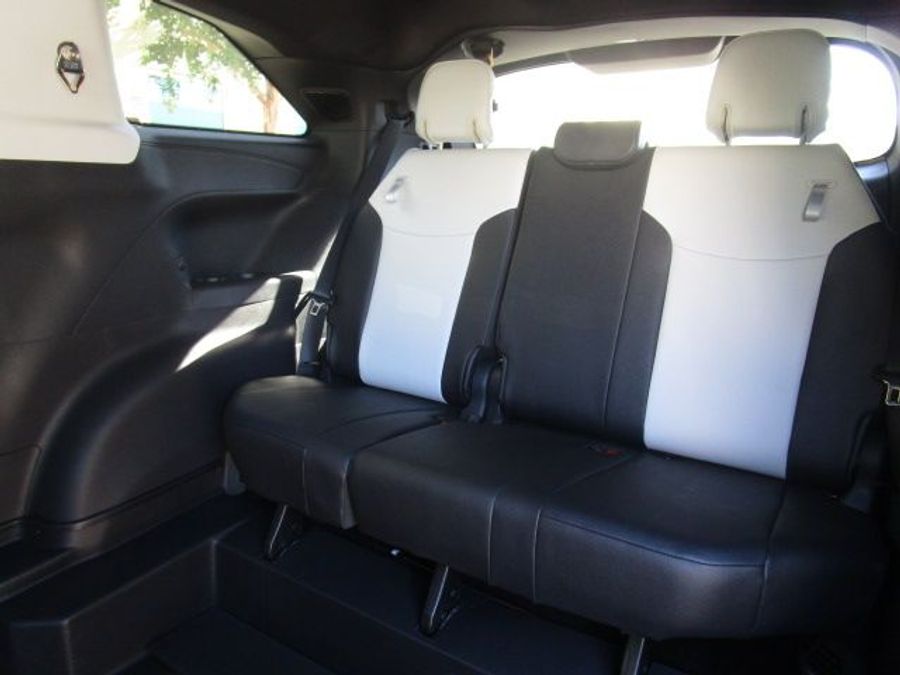 New 2025 Toyota Sienna Hybrid XSE Sport - VMI Side Entry Entry In Floor Automatic Ramp