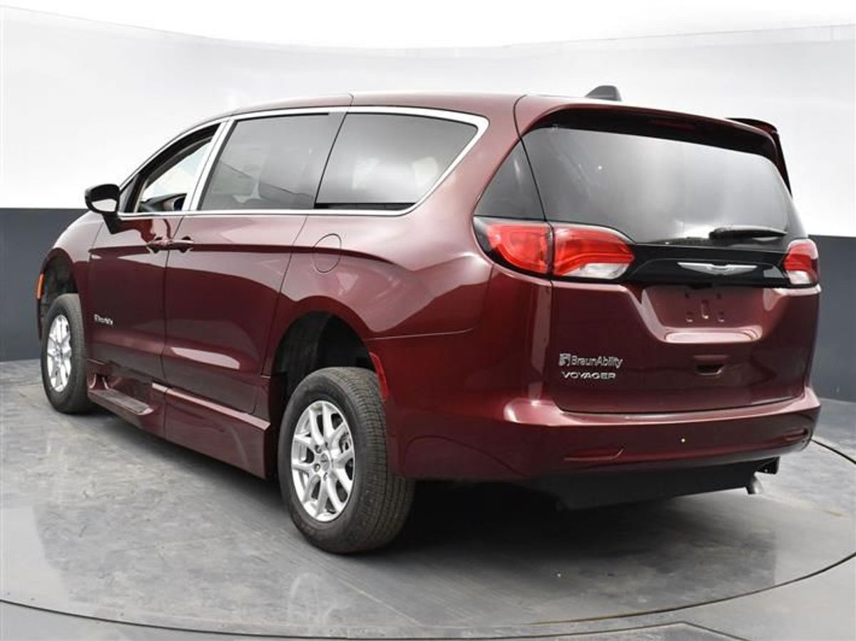 2023 CHRYSLER VOYAGER - Image 11