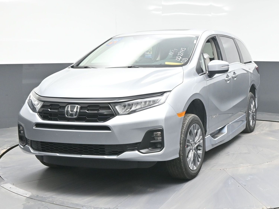 New 2026 Honda Odyssey Touring - BraunAbility Side Entry Entry In Floor Automatic Ramp