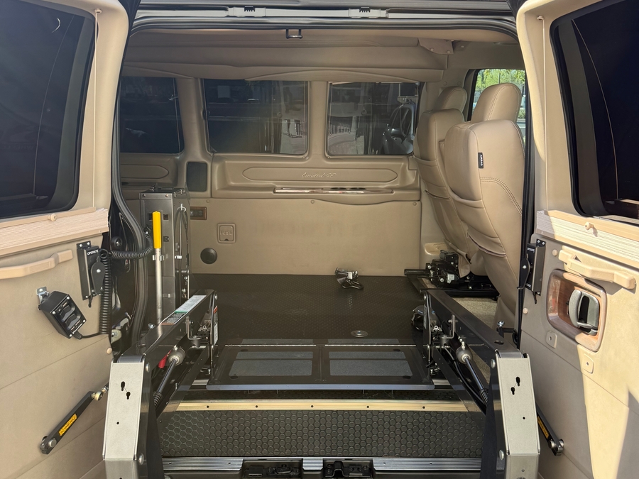 Used 2019 Chevrolet Express 2500 3dr Cargo Van - OTH Side Entry Lift Automatic Ramp