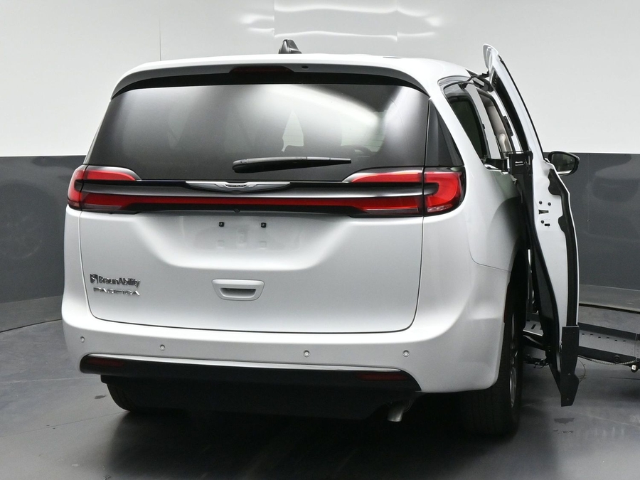 Used 2024 Chrysler Pacifica Touring L - BraunAbility Side Entry Fold Out Manual Ramp