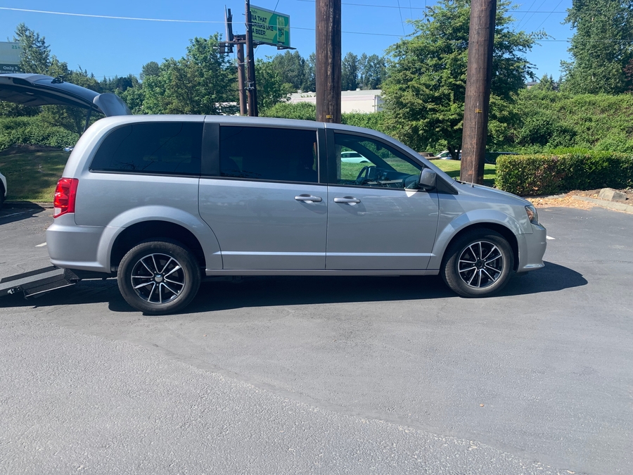 Used 2019 Dodge Grand Caravan GT - International Mobility Rear Entry Entry Fold Out Manual Ramp