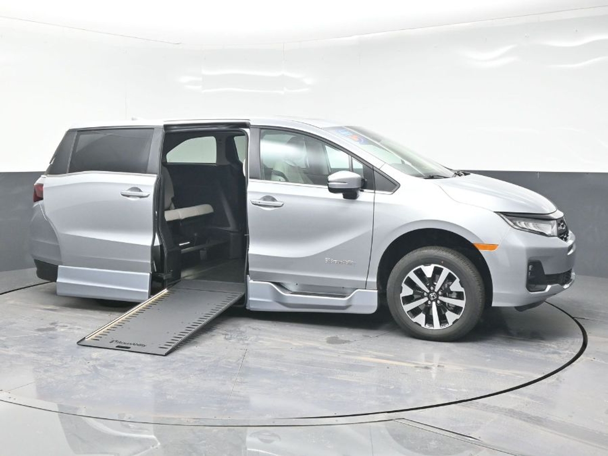 2026 Honda Odyssey EX-L's photo