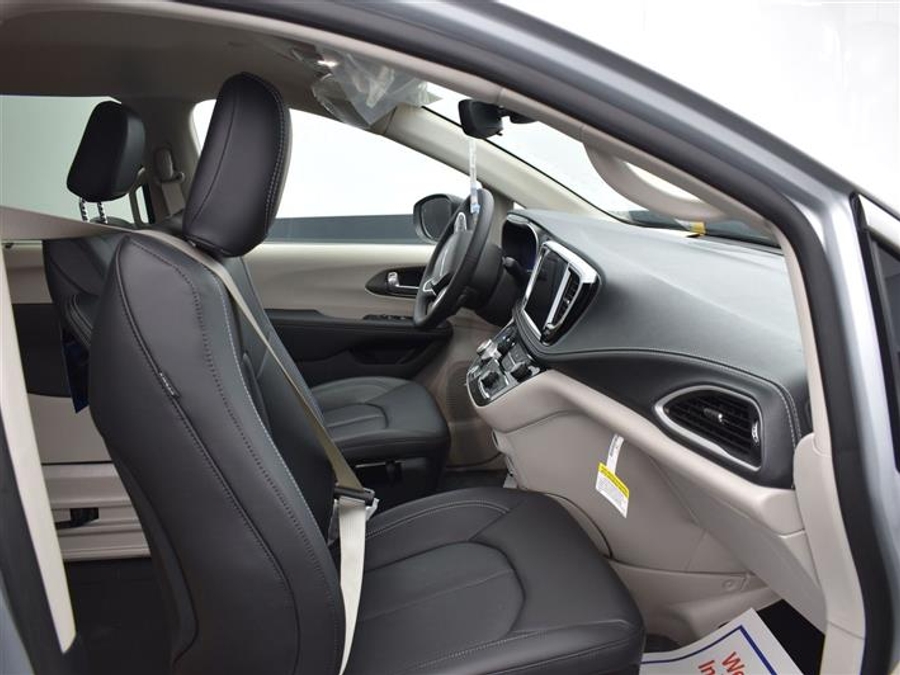 Used 2023 Chrysler Pacifica Touring L - BraunAbility Side Entry Fold Out Automatic Ramp