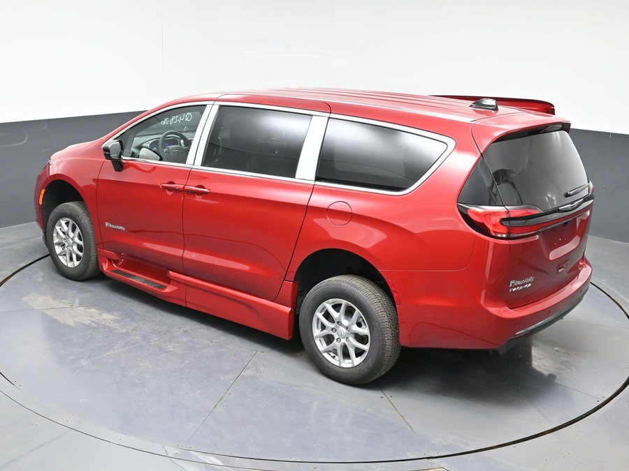 Red Chrysler Pacifica image number 21