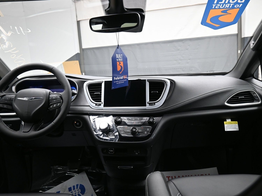 Red Chrysler Pacifica image number 12