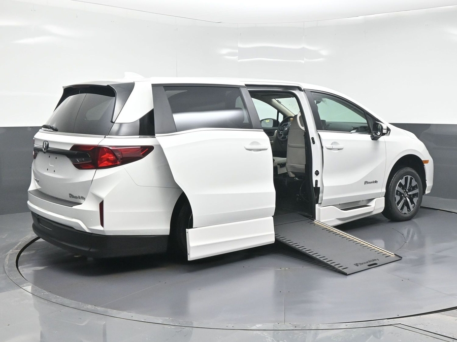 New 2026 Honda Odyssey EX-L - BraunAbility Side Entry Entry In Floor Automatic Ramp