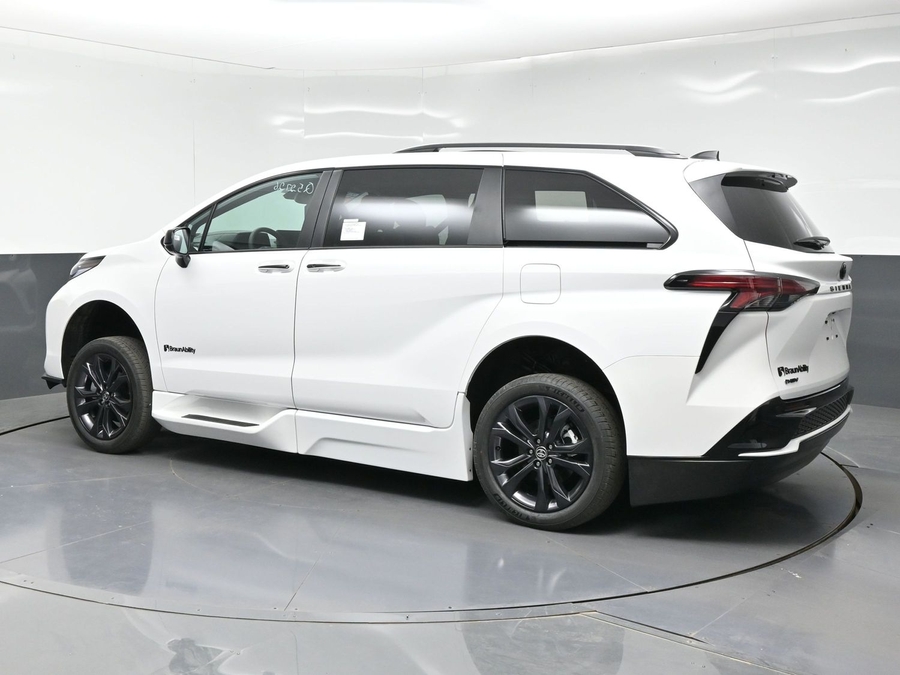 New 2026 Toyota Sienna Hybrid XSE Sport - BraunAbility Side Entry Entry Fold Out Automatic Ramp