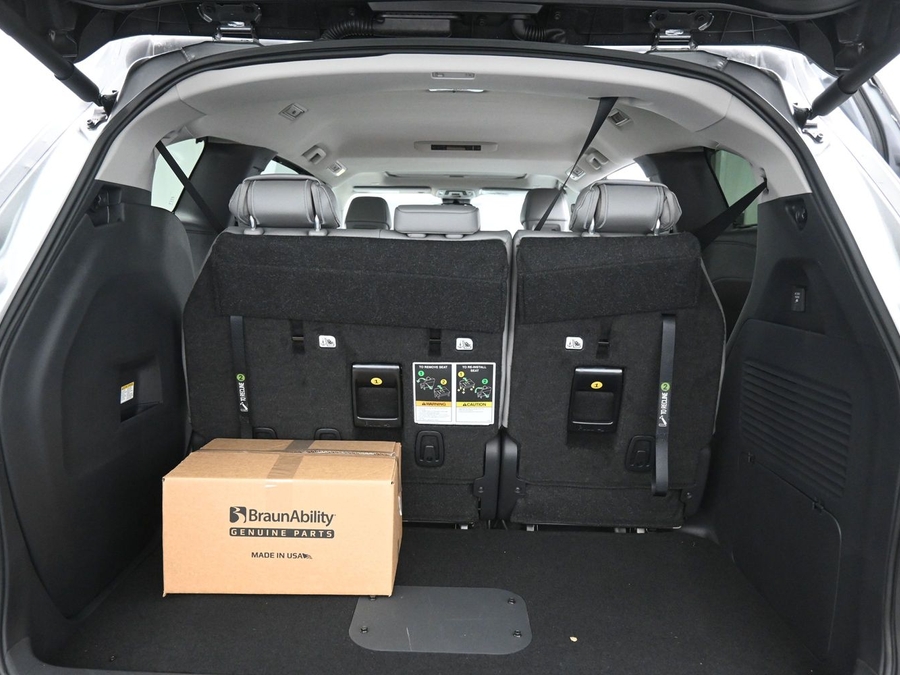 New 2026 Toyota Sienna Hybrid XLE Add - BraunAbility Side Entry In Floor Automatic Ramp