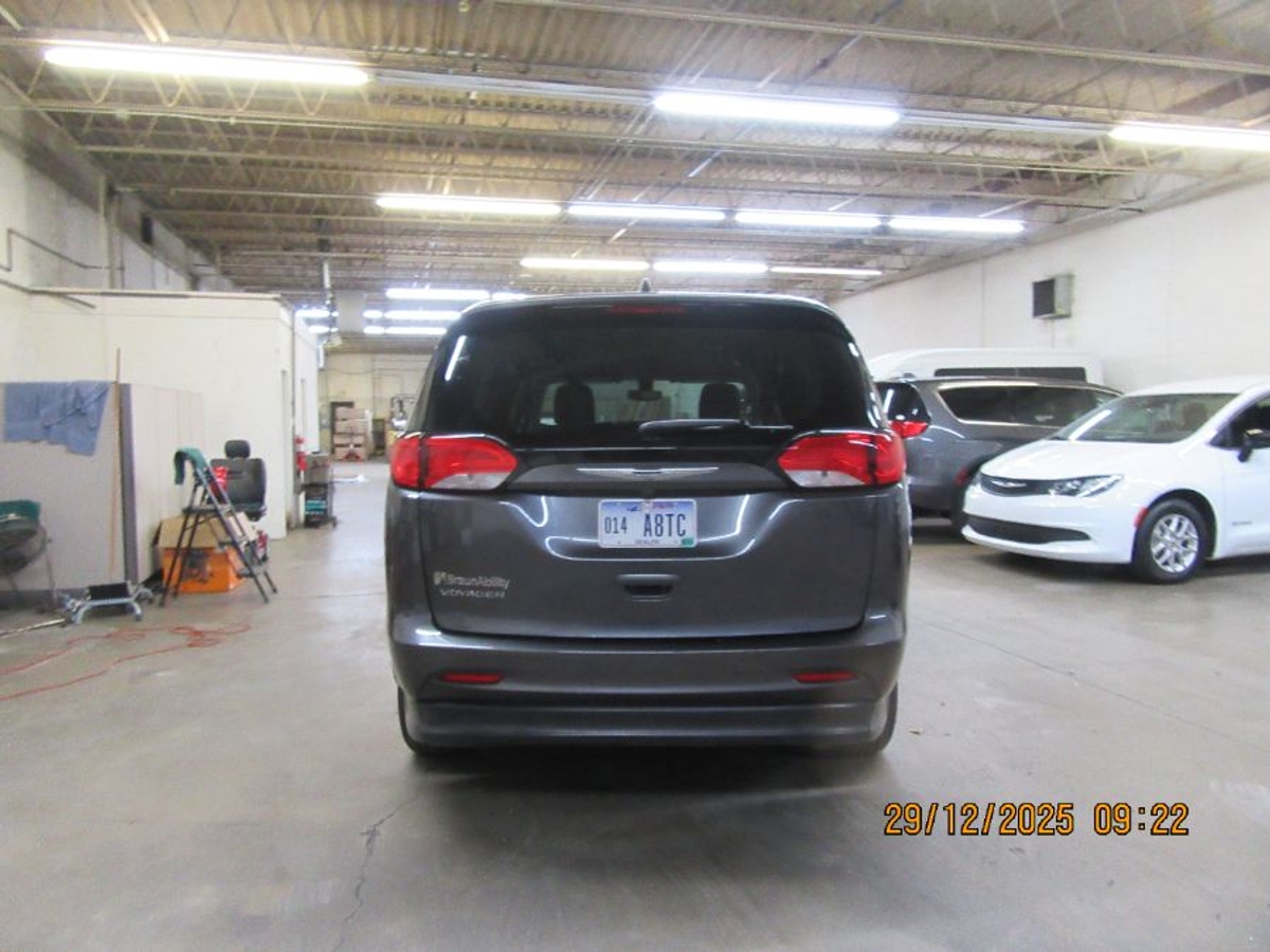 2021 CHRYSLER VOYAGER - Image 13