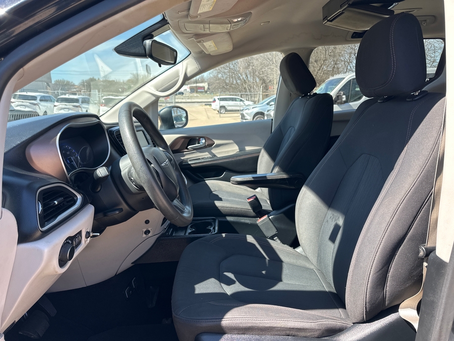 Used 2017 Chrysler Pacifica Touring - ROLLX  Entry  Ramp