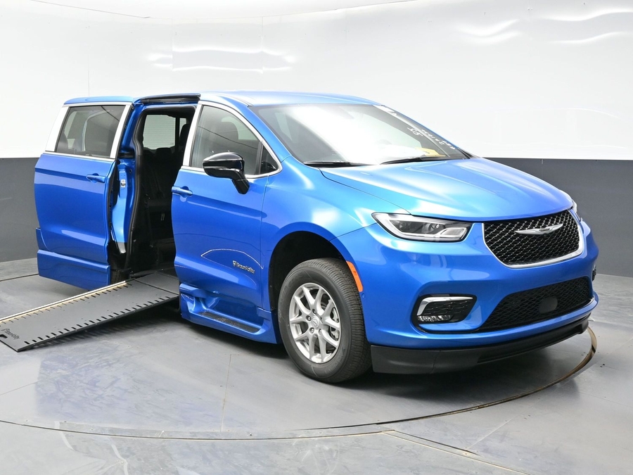 2026 Chrysler Pacifica's photo