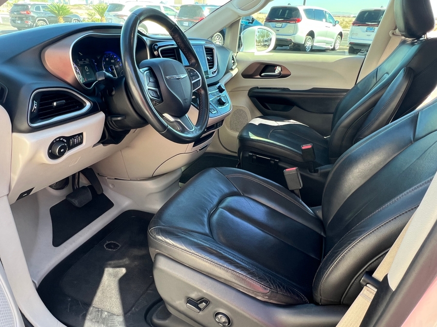 Used 2019 Chrysler Pacifica Touring L - BraunAbility Side Entry Entry Fold Out Automatic Ramp