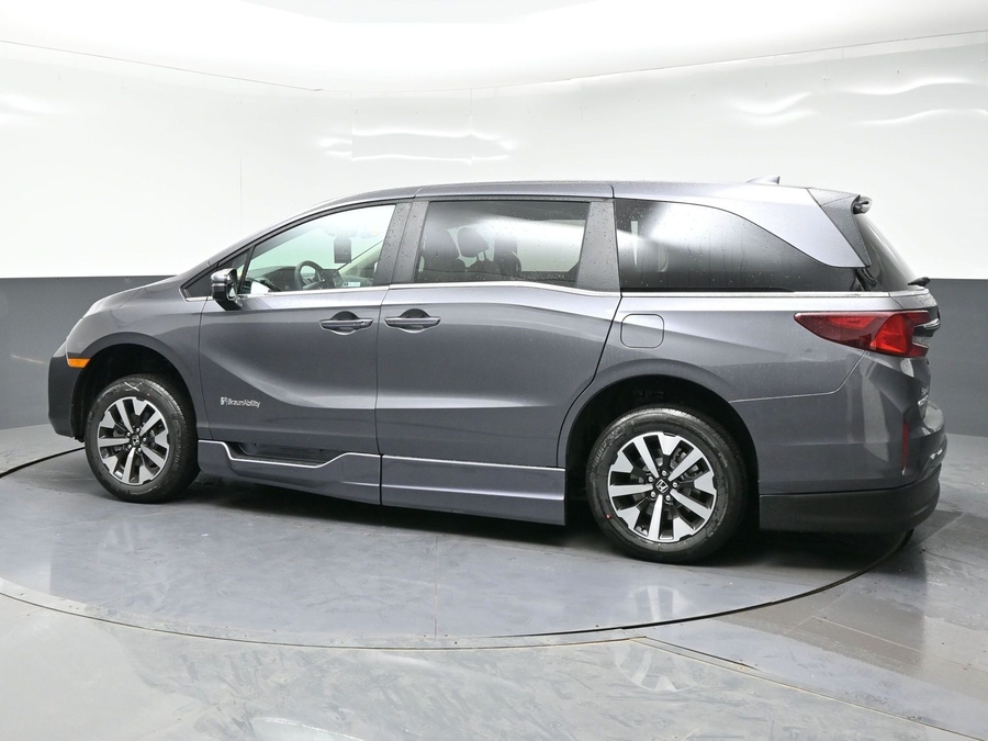 Grey Honda Odyssey image number 3