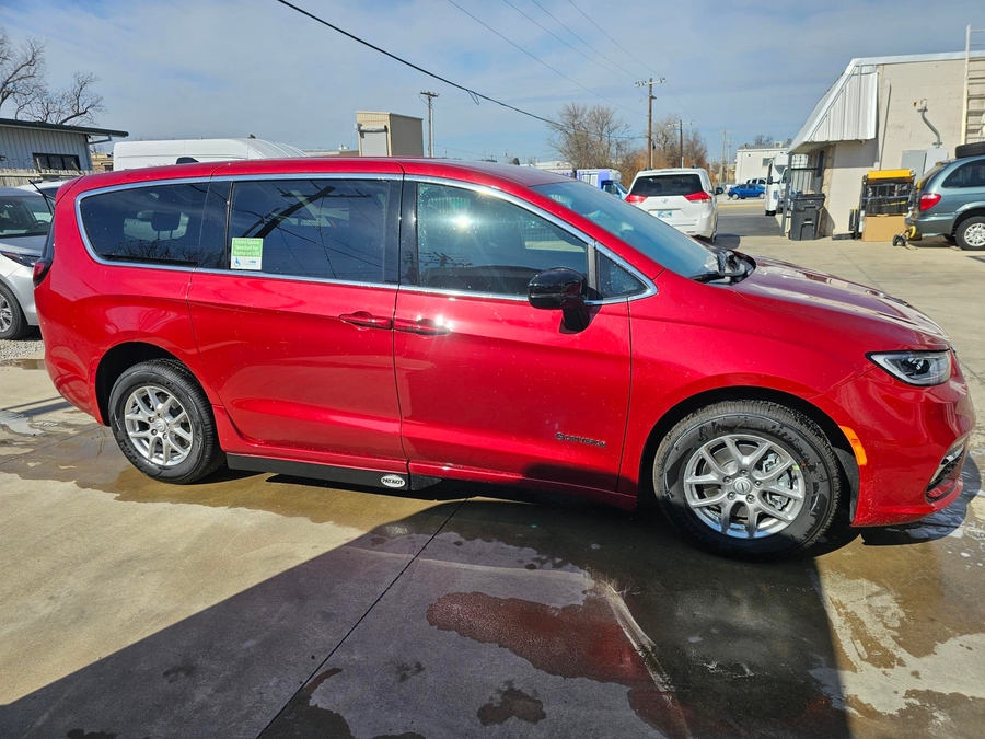 Red Chrysler Pacifica image number 1