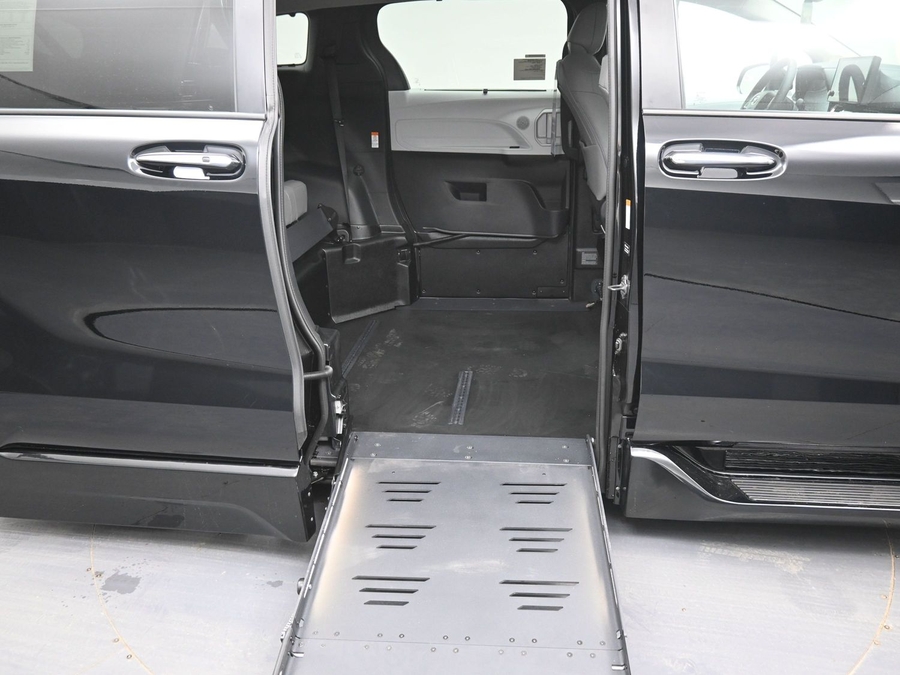 Black Toyota Sienna image number 11