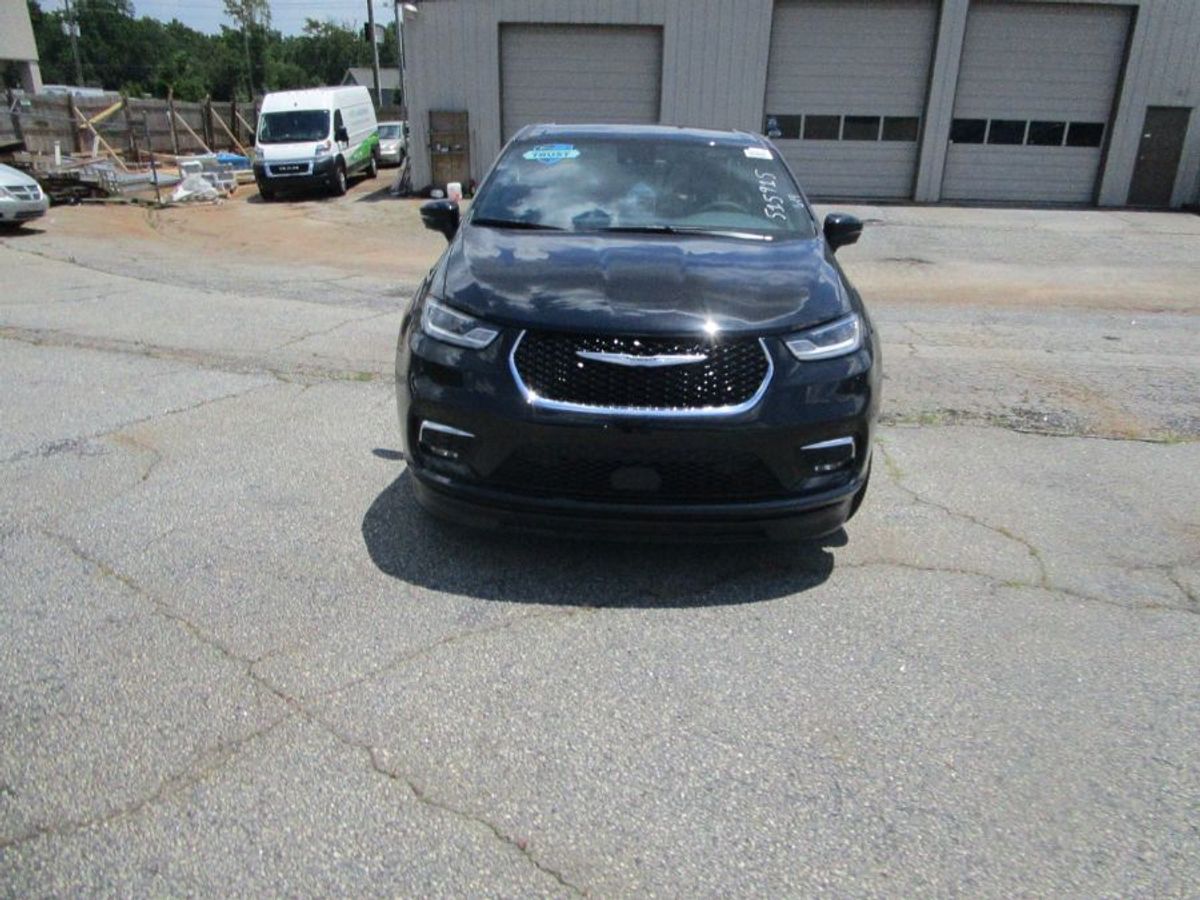 2025 CHRYSLER PACIFICA - Image 2