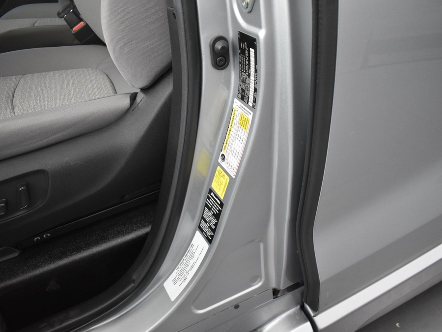 New 2025 Toyota Sienna Hybrid LE - BraunAbility Side Entry Entry Fold Out Automatic Ramp