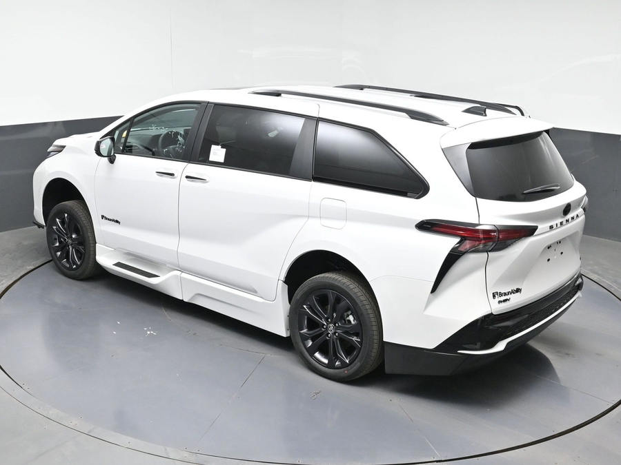New 2026 Toyota Sienna Hybrid XSE Sport - BraunAbility Side Entry Entry Fold Out Automatic Ramp